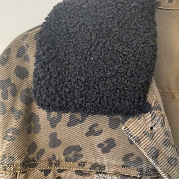 NWT Rock & Republic | Green Leopard Jean Jacket - Picture 4 of 12